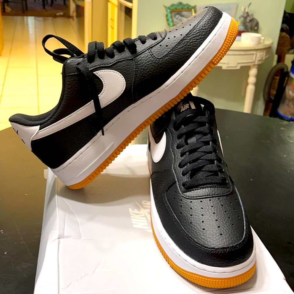 Black Air Force 1’s ‘07-2 size 10